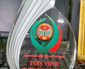 KỶ NIỆM CHƯƠNG TÔN VINH SẢN PHẨM NÔNG NGHIỆP TIÊU BIỂU