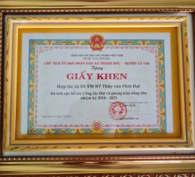 GIẤY KHEN DO CHỦ TỊCH UBND XÃ NHUẬN ĐỨC - CỦ CHI TRAO TẶNG
