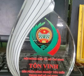 KỶ NIỆM CHƯƠNG TÔN VINH SẢN PHẨM NÔNG NGHIỆP TIÊU BIỂU
